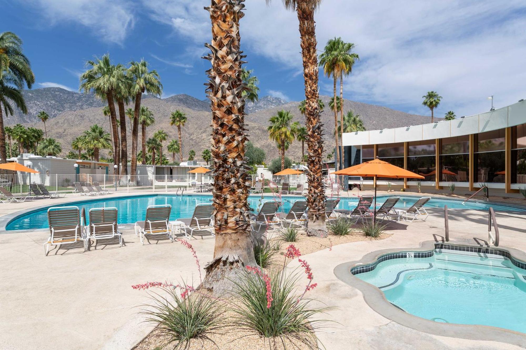 Mid-Century Palm Springs Bungalow With Patio! Eksteriør bilde