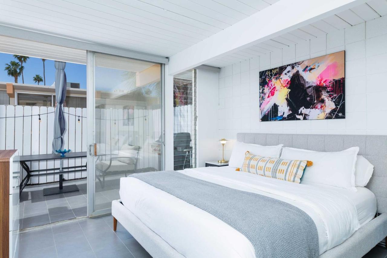 Mid-Century Palm Springs Bungalow With Patio! Eksteriør bilde